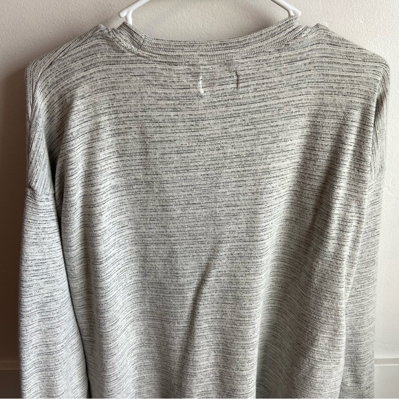 Aerie Heathered Light Gray Crewneck Sweatshirt - Picture 6 of 9